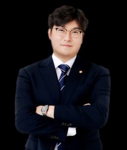 사건담당변호사 김대길