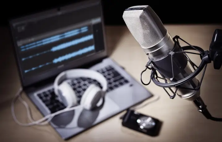 신뢰 잃은 소속 가수 대상 채무불이행손해배상 소송