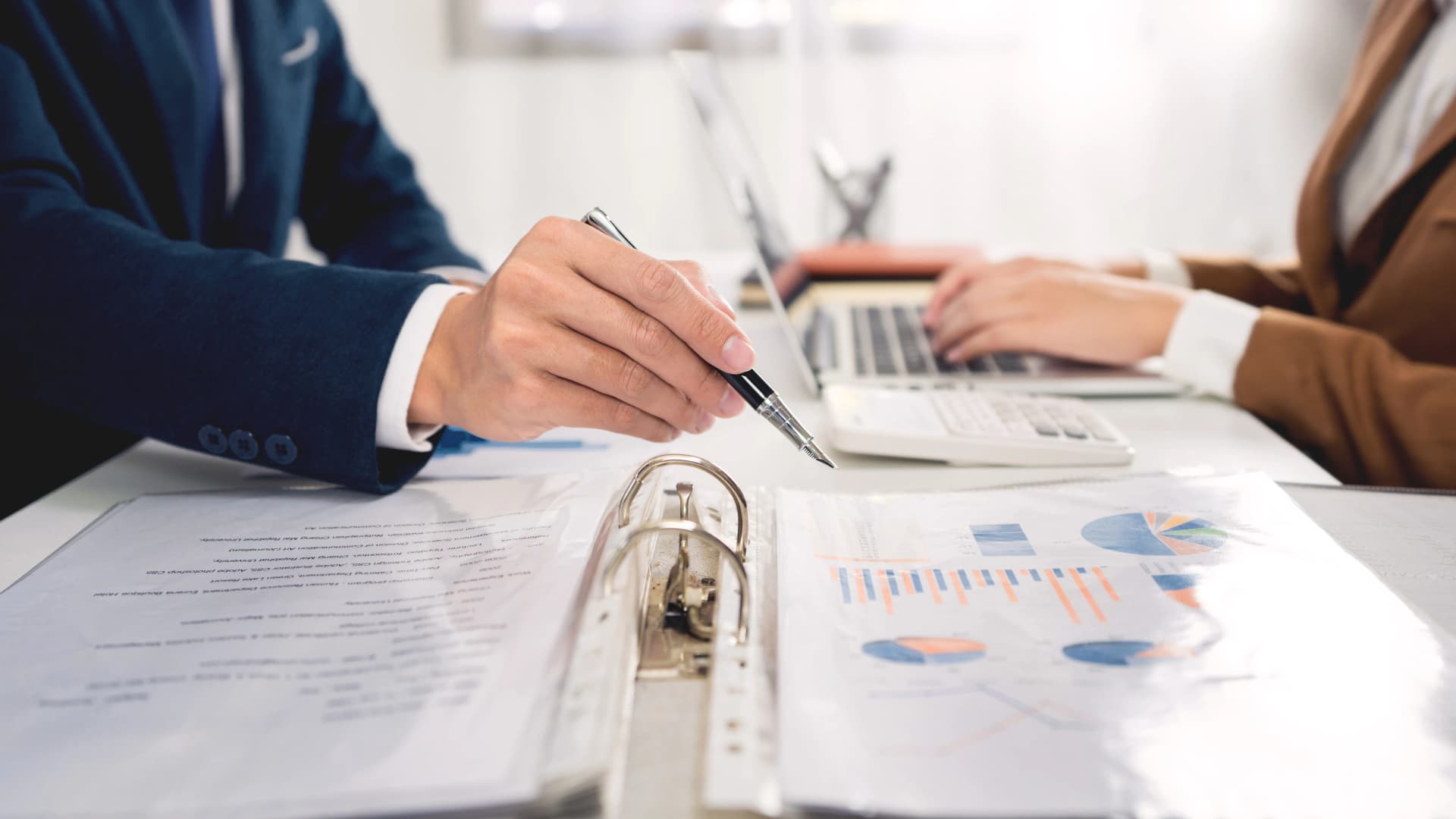 인수 거래구조검토 법률 자문 제공